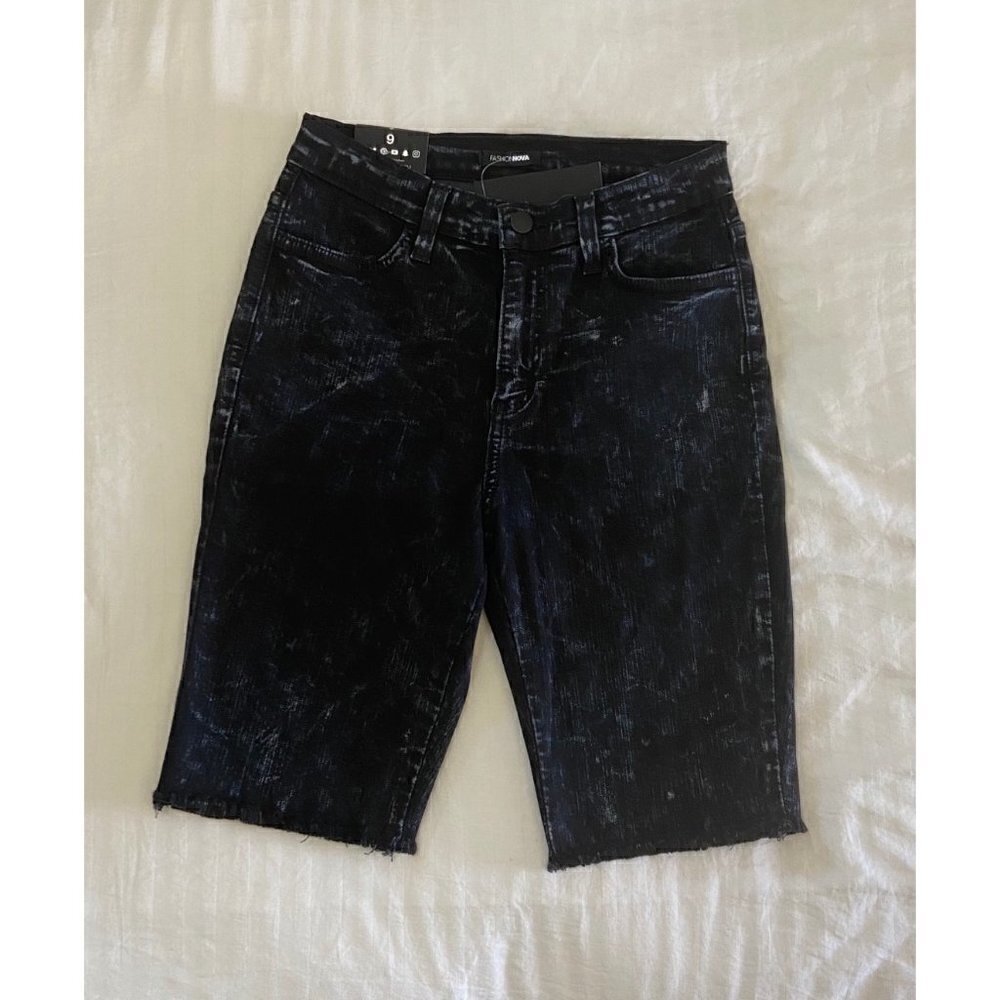 NWT Fashion Nova dark ages Bermuda shorts size 9